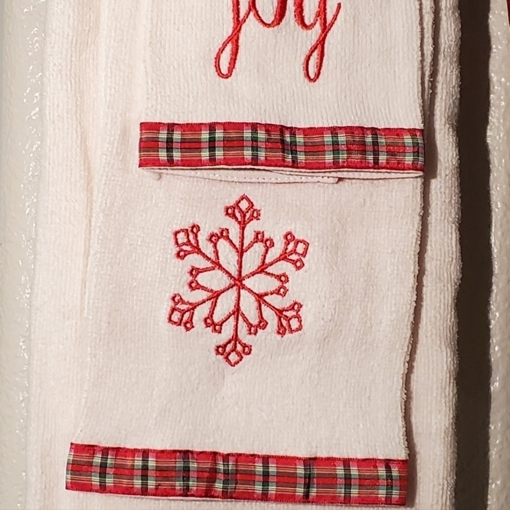 ๐ NEW 3 PC TOWEL SET - Picture 2 of 9